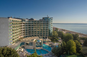 Hotel Marina Grand Beach